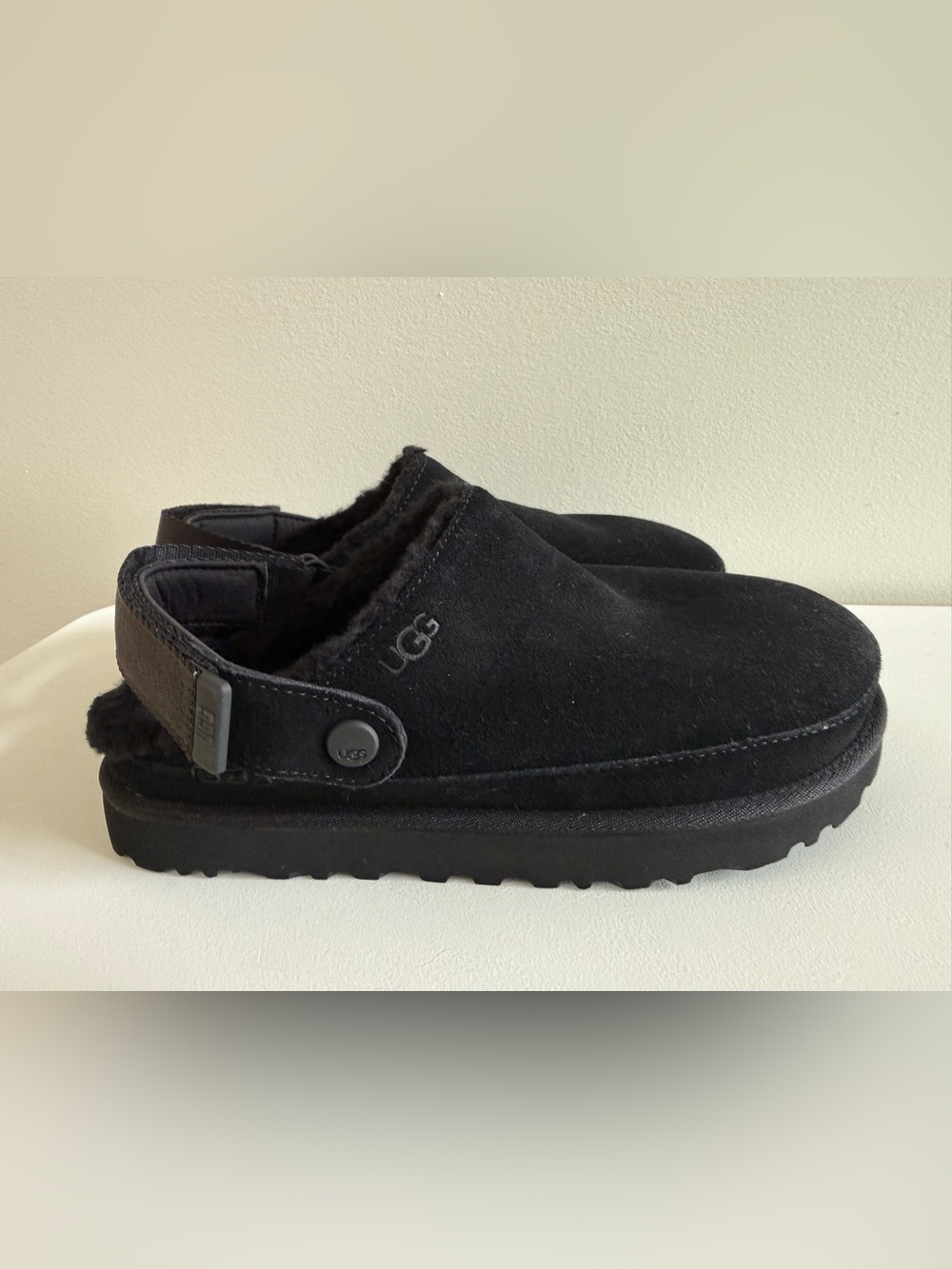 UGG Goldenstar Cozy Clog Shoes Women's Size 9, Black